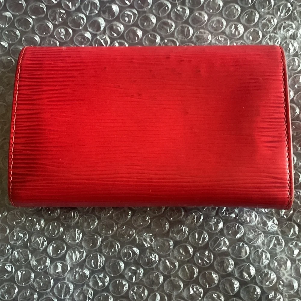 Louis Vuitton Porte tresor Epi leather wallet